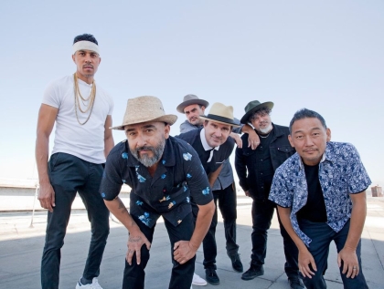 Ozomatli, SM Familia,